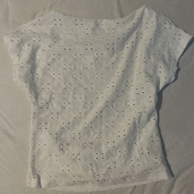 Haut blanc dos nu