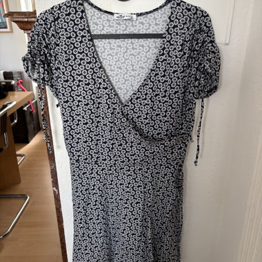 Hollister Wrap Dress M