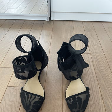 Aminah Abdul Jillil bow flats 