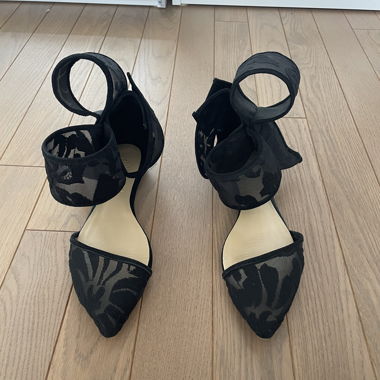 Aminah Abdul Jillil bow flats 