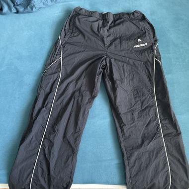 Review Trackpants
