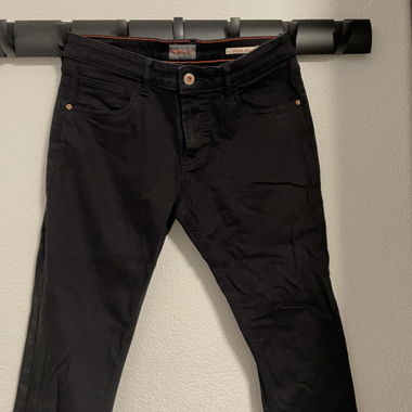 Pantaloni neri