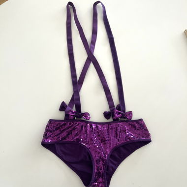 Ensemble violet à harnais et sequins