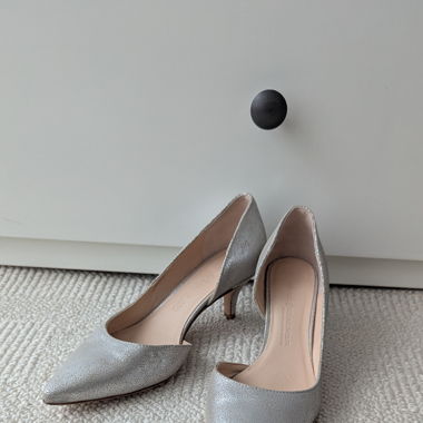 Silberne Pumps