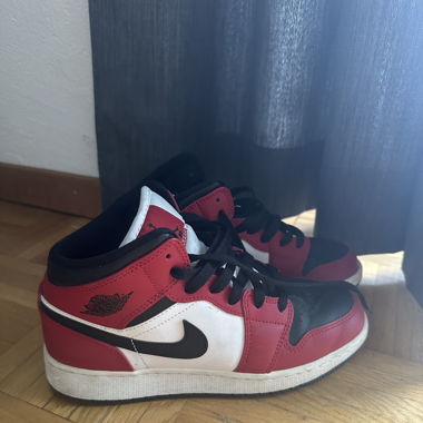 Jordan 1 Mids 