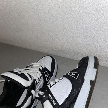 LV Trainer taille 43,44