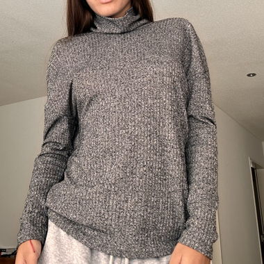 Pull avec encolure au dos