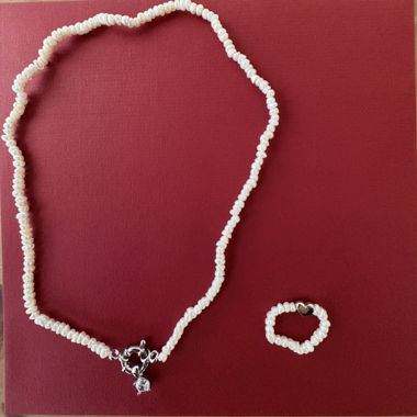 Collier de perles avec pendentif & bague assortie