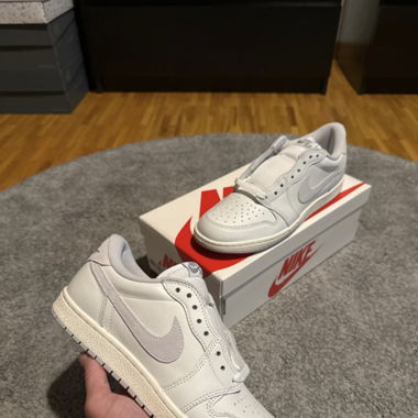 Jordan 1 low smoke grey 85'