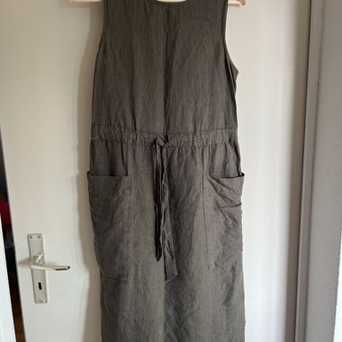 Toast ärmelloses Utility-Kleid