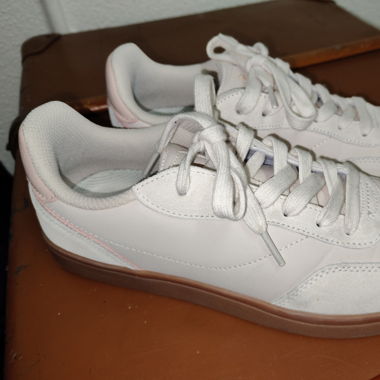 Beach Mountain Sneakers