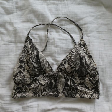 top bikini stampa serpente