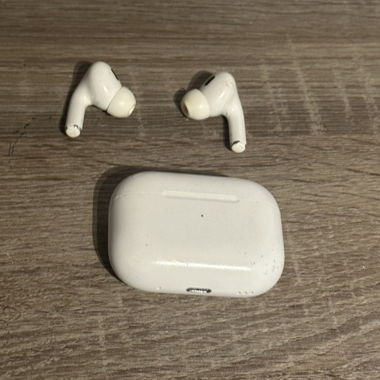 AirPods Pro 3 con custodia di ricarica MagSafe wireless