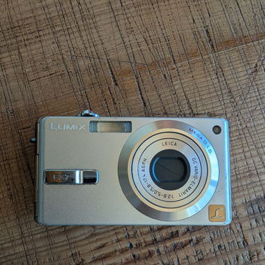 Panasonic Lumix DMC FX7