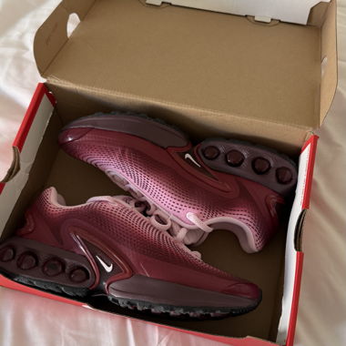 Nike Air Max sneakers crush 