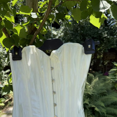 Vintage-Korsett in Weiss