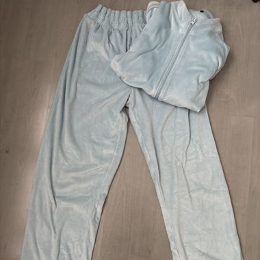 Hellblaue Fleece-Trainingsanzug