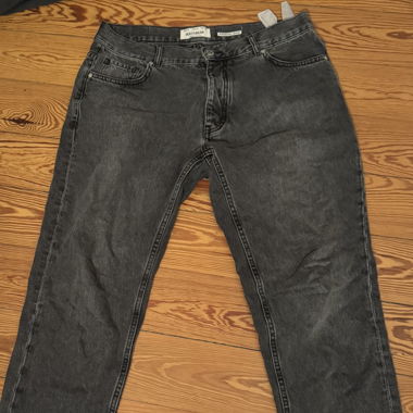 Dunkle Jeans in Grösse EUR 44