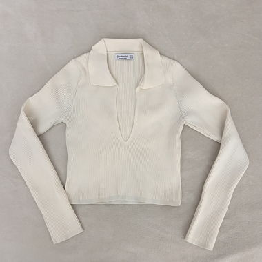 Low-cut sweater