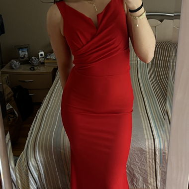 Rotes Abendkleid von Walg