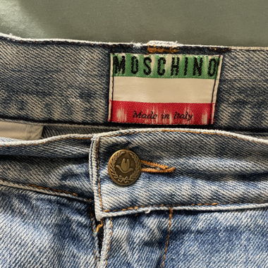Jean Moschino taille haute délavé clair