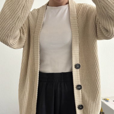 Beige Strickjacke