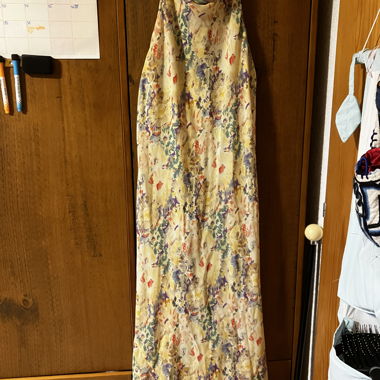 Robe jaune dos nu halterneck
