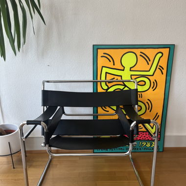 Wassily chair 