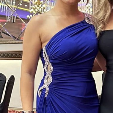 Abendkleid mit schönen Details 