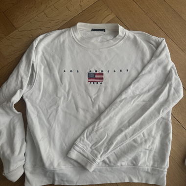 Brandy melville sweater