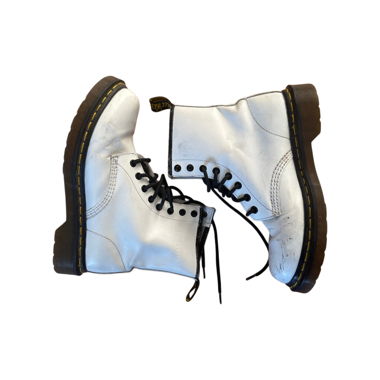 DR MARTENS BOOTS
