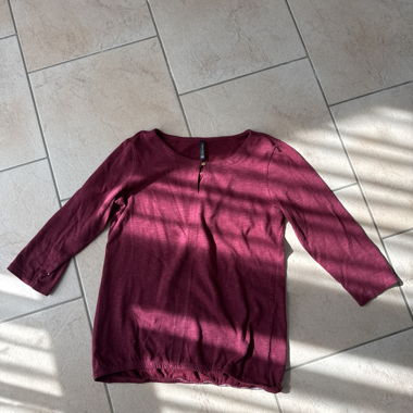 T-shirt bordeaux à manches longues