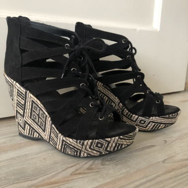 Schnür-Sandalen mit Keilabsatz