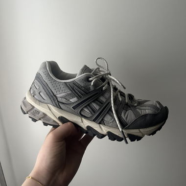 Asics grigie