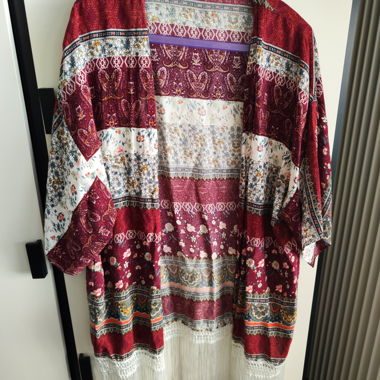 Kimono bunt, hauptsächlich rot