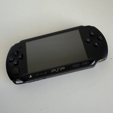 Console Sony PSP Street noire (jeux inclus)