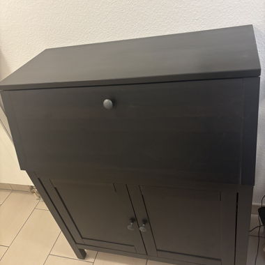 Armadio in legno nero
