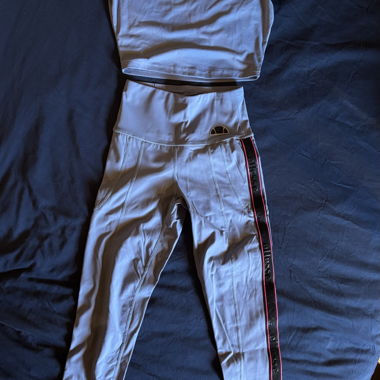 Ensemble sport Ellesse