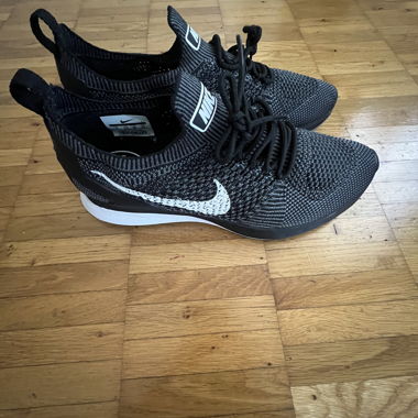 Nike running shoes black/white
