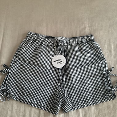 Schwarz-weisse Karoshorts Savage Honey