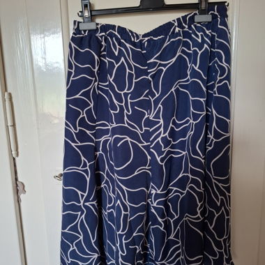 Jupe bleu marine imprimée