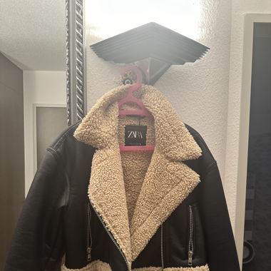 Zara Jacke
