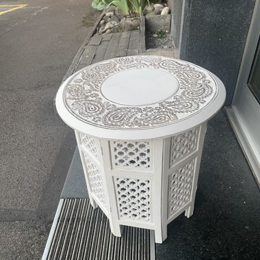 Weisser Beistelltisch elara