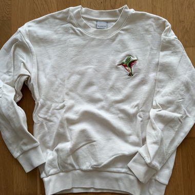 Hoodie with hummingbird