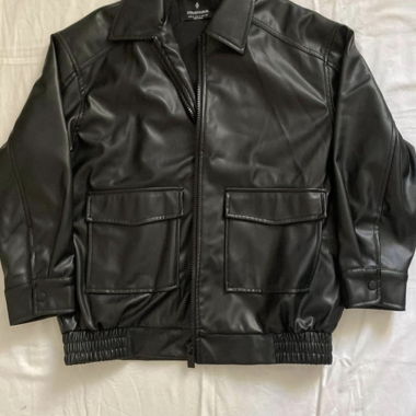 Schwarze Oversize-Jacke (Stradivarius)