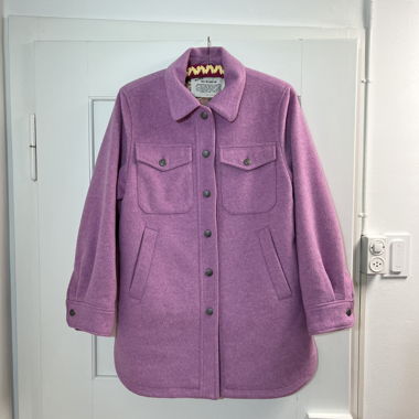 Cappotto in lana leggermente foderato lilla