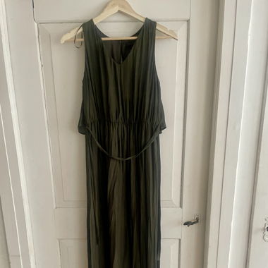 ZARA Kleid olivgrün Gr. S