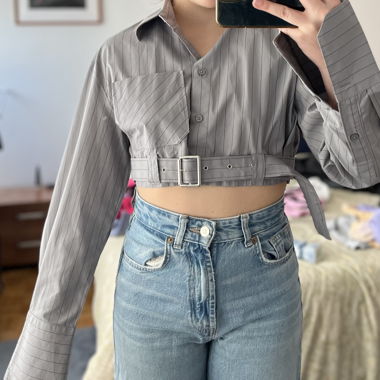 chemise crop top grise - ceinture 