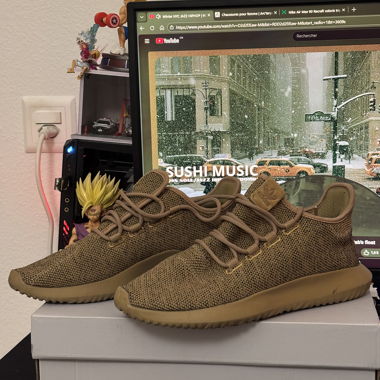 Adidas tubular 