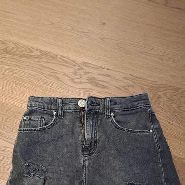 Kurze jeans hose